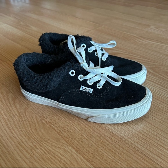 Vans Authentic Sherpa Cozy Hug Sneakers Men’s 4.5 Women’s 6 - Picture 1 of 7